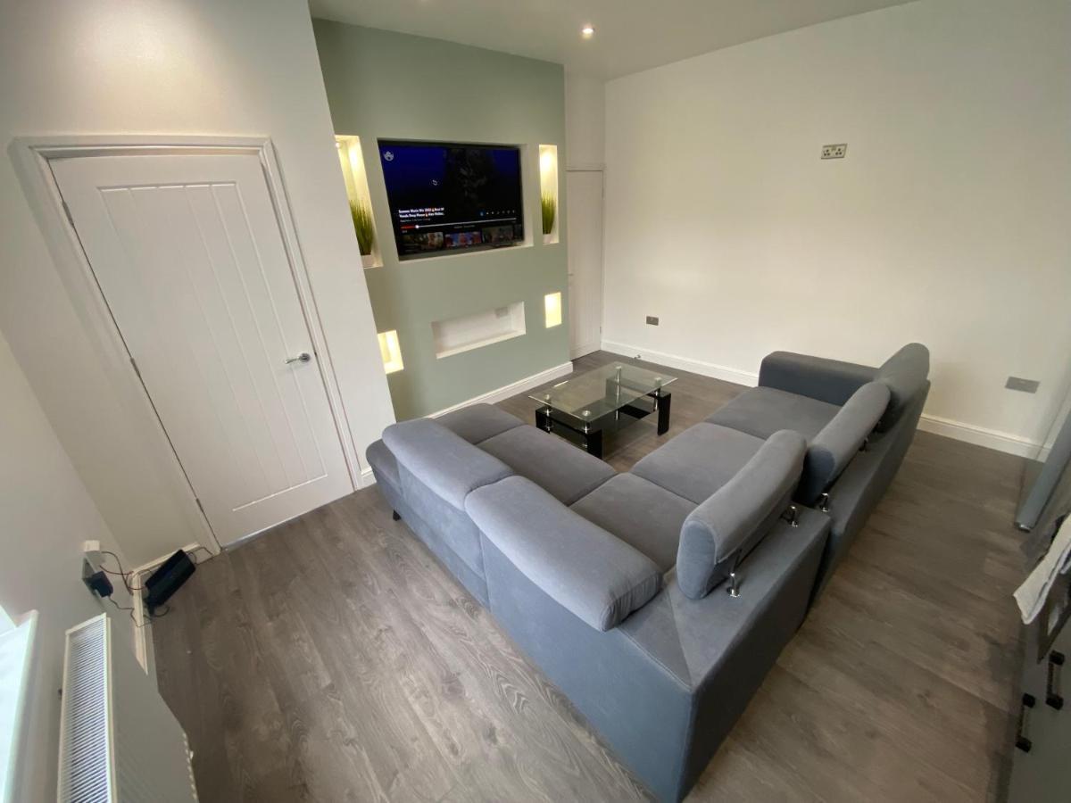 Entire Luxury House Villa Elland Ngoại thất bức ảnh
